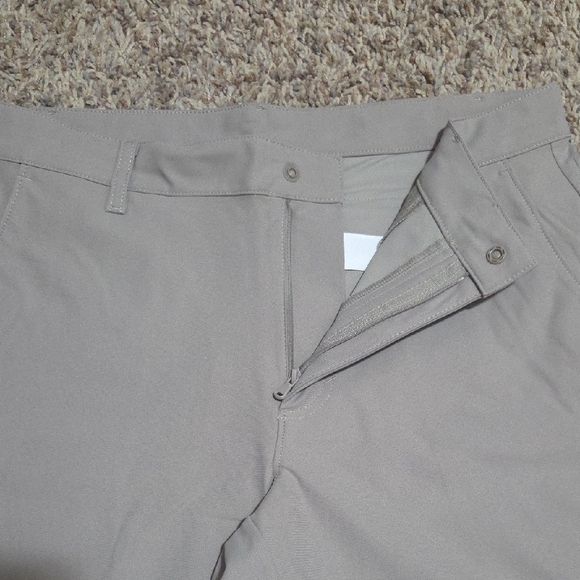 *NWT* Fabletics The Don 8" Inseam Shorts - Men's Khaki, Size 32 - Picture 3 of 11